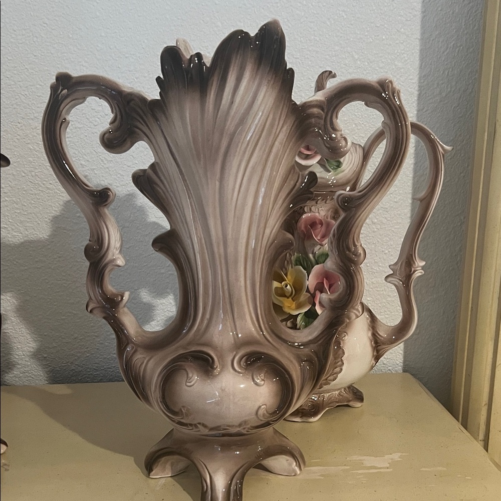 Capodimonte Vase - Picture 2 of 3